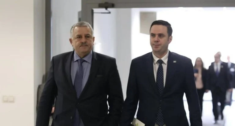 אגים וליו מגיבים לאחר שאובדיה שרדה את הצבעת האמון שלו: אתה יכול לברוח עם מבנים שנתפסו.