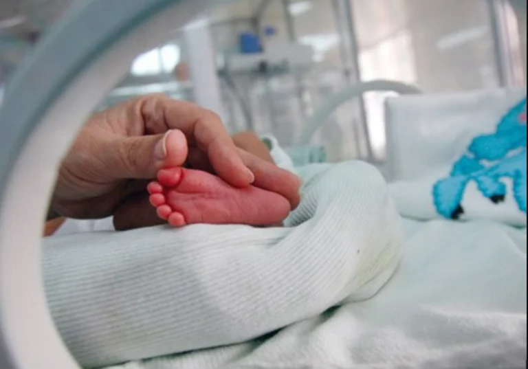 קוסובו מסמן טיול לידה, מעל 100,000 בתוך 4 שנים