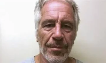 “ロシアのEpstheinの仕事”、映像“The Daily Mail”:元々の秘密サービスによって組織されるすべて