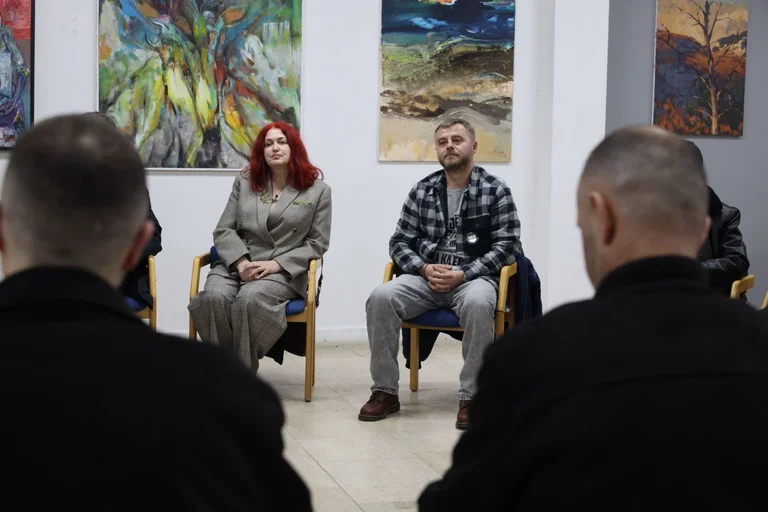 “Η Ελευθερία έχει ένα όνομα” ευχαριστώ Ferizaj καλλιτέχνες για την υποστήριξη της πορείας “Δικαιοσύνη, όχι πολιτική”