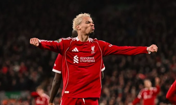 Liverpool câștigă în cele din urmă la Premierligle, ia Newcastle jos ferm