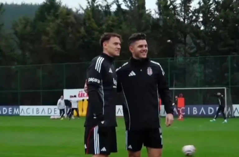 Rasica pozdravlja Aslana v Beciktashiju, albansko vzdušje na vajah (VIDEO)