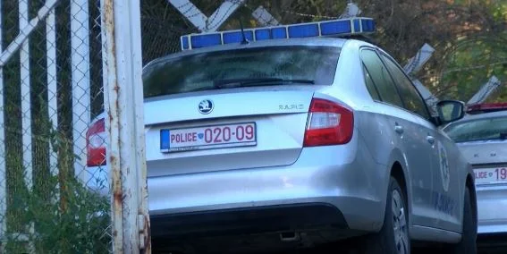 Kobieta w Podujevo fizycznie atakuje męża, zostaje aresztowana.