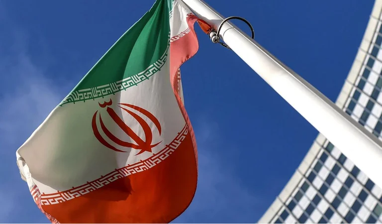 Iran redo för nukleära samtal med USA, men sätter röda rader för raketer