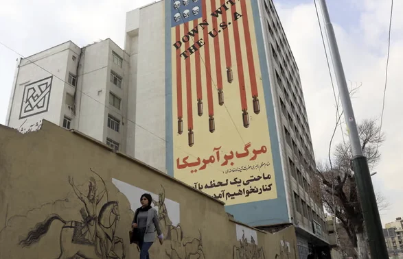 Iran v paniki zaradi vojaškega obleganja ZDA, išče vrednost iz Turčije
