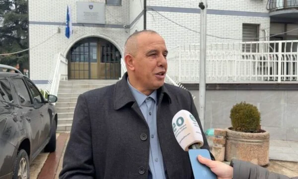 Zaqiri: Deciziile de evacuare a lucrătorilor albanezi din municipalităţile nordice sunt ilegale