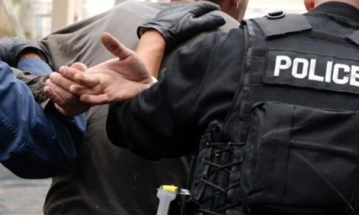 Un inspector de locuri de muncă arestat sub suspect britanic