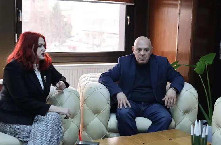 “Atthim té el nom” també rep suport de Gjakova per a l' “Justice, no política”
