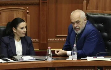 Ballukova odložitev, ustavno zaslišanje se začne, ministrski predsednik se odzove: SPAK je kršil zakon