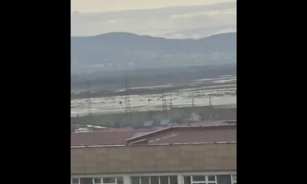 După ploaie, Sitnica pleacă din pat.