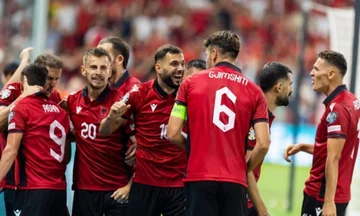 Sekwencje narodowe z datą wsteczną Czerwona z problemami przed “Play off” of March