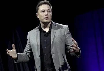 Elon Musk becomes the richest man in the world, his wealth reaches over 700 billion dollars