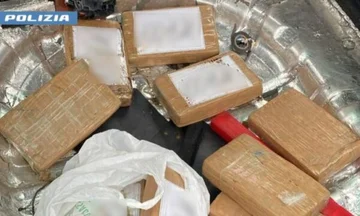 Albanec ujet v Italiji s 30 kg kokaina v avtu, vreden milijone evrov