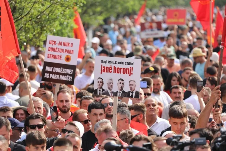 17. helmikuuta) “Vapaus on nimi” antaa luvan Pristina Community