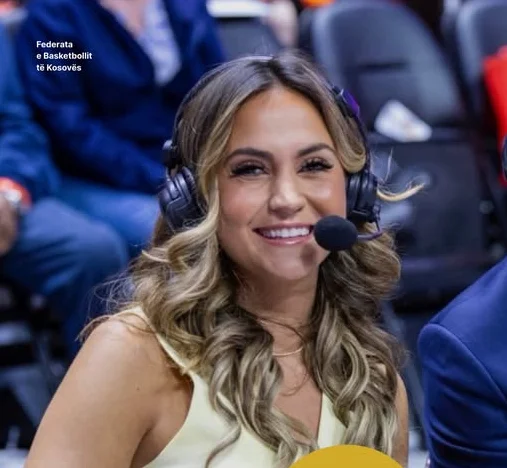 אדונה תאצ'י, פרשן ראשון באלבניות בWNBA