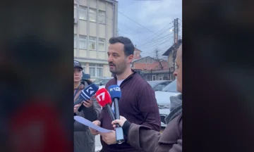 Volivci, 22 komisarjev in opazovalci so iskali pripor