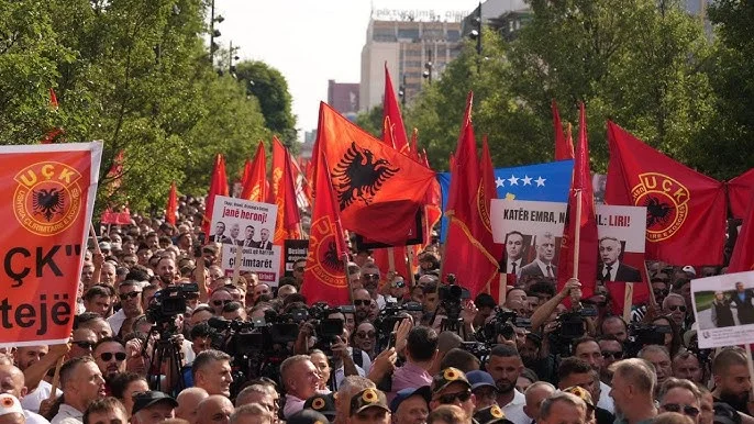 O V L-KLA tukee marssia “Oikeus, ei politiikka! ”