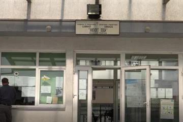 SBASKA zavrača razred specialnega sodišča v šoli: Izobraževalne ustanove niso prostor za politično narraturvo