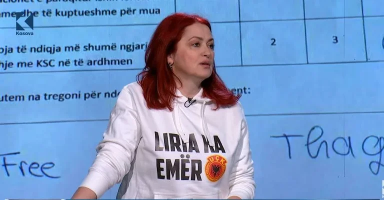Ειδικοί Νόμοι στην Πρίστινα, Χότζα: Παράξενοι και ενοχλητικοί