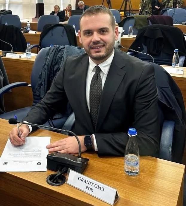 Llei especial: La sol·licitud d'asistència de Pristina per al desestimar “director James Dodes” de Perpar Rama