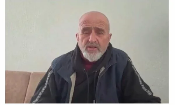 “Ο Μίκις έβαλε χειροπέδες και με πήγε στο Βελιγράδι, σε ερευνητική φυλακή”) Ο Χαζίρι Χαζίρι αφηγείται ένα περιστατικό που συνέβη στη Σερβική φυλακή
