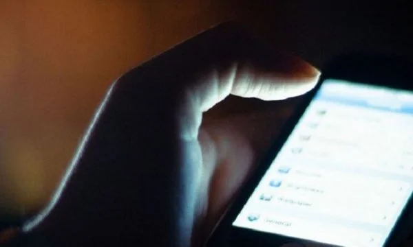Aceasta este bacteria agresivă şi rezistentă care se adăposteşte în telefoanele mobile.