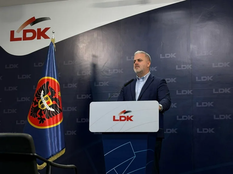 הפחתה של אנרגיה חוזרת, אזם של LDK הואשם בהתעללות והתקפים של המגזר