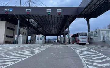 ZDA darujejo kosovski carinski skener, postavljen na meji Merdare