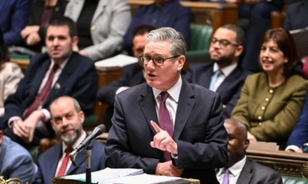 Starmer σκληραίνει τη ρητορική προς τον Trump: Με πιέζεις.