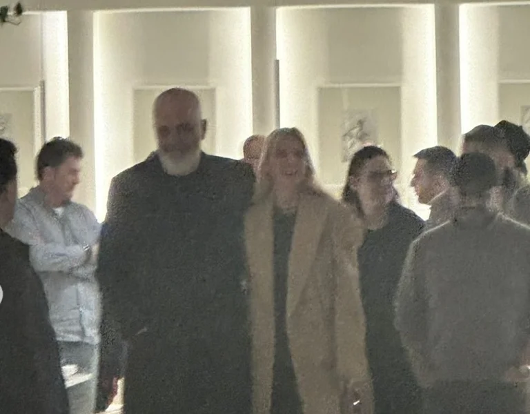 Ivanka Trump cena con Rama e 60 architetti, dettagli dall'incontro- focalizzato fino alle 11:00 nel ristorante