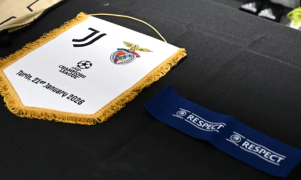 Juventus ve Zegrova 7th Benfia tur maçı için rezerv bankasında