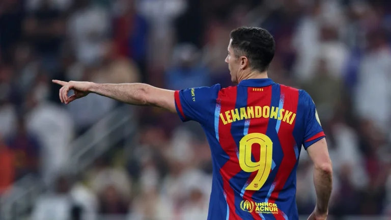 Barcelona situa dues condicions en Leandowski per a la continuïtat
