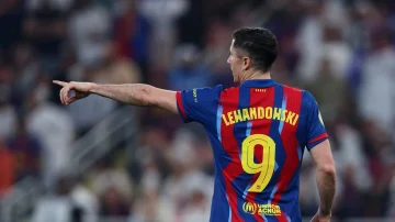 Barcelona stawia dwa warunki na Leandowski dla ciągłości