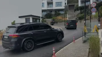 Nevesta in Trumpova hči prispeta v Vloro in investirata na otok Saban.