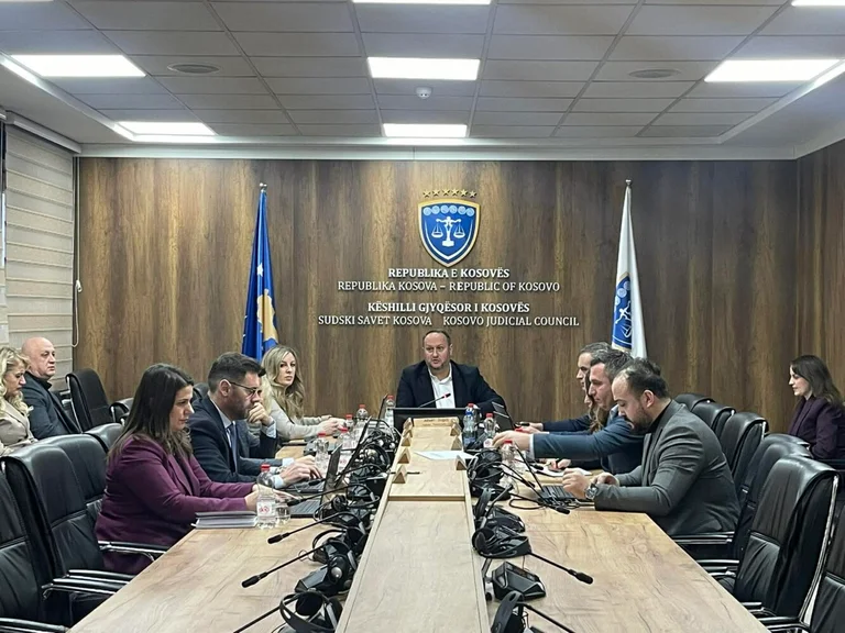 Cu toate acestea, sunt aprobate mai multe puncte ale ordinii de zi