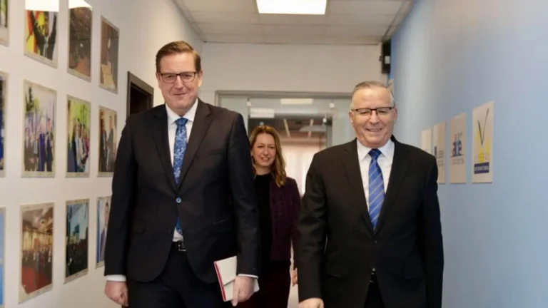 Hamza spotyka się z ambasadorem Blajem, pragnie wsparcia Słowenii dla europejskiej drogi Kosowa