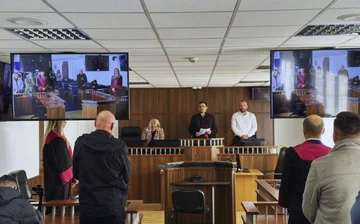Trimrtvi incident v Skenderaju: policijski uradnik obsojen na šest let in pol zapora