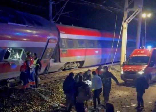 Τραγωδία στην Ισπανία, δύο τρένα με περίπου 300 επιβάτες βγαίνουν από τις tracksγες: Αναφέρεται για 10 θύματα