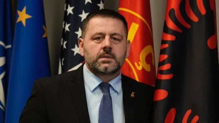 Ο Μπέκε Μπερίσα αντιστέκεται στις πιέσεις, παραιτείται από την Πρίστινα από τον ΟΗΕ
