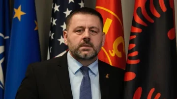 Beqe Berisha opiera się ciśnieniu, rezygnuje z Prisztina z ONZ