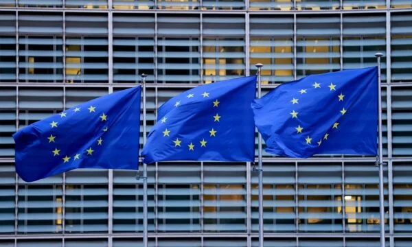 Πρεσβευτές της ΕΕ κάλεσαν για έκτακτες συνομιλίες στις Βρυξέλλες λόγω τελών από τον Τραμπ, συνεδρίαση που πραγματοποιήθηκε αύριο