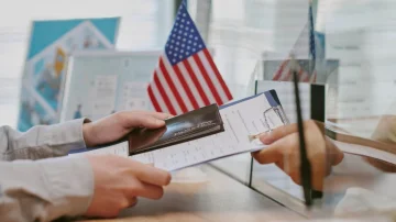 Ameriško sanjsko čakanje: na tisoče Albancev, ki so jih prizadeli priseljenski vizumi