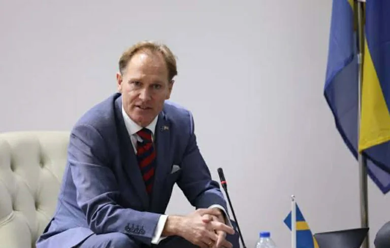 Szwedzki ambasador wzywa do szybkiego formowania się rządu: umowy z Serbią muszą zostać wdrożone