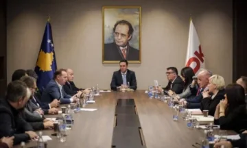 V ponedeljek nosi oči in ušesa iz LDK A'll da zabavo “črna guba” Lumir Obadiah?
