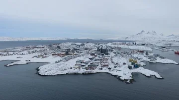 Grenlandska aleksija lahko stane več kot 700 milijard dolarjev”