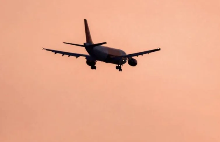 Iran ponownie otwiera przestrzeń powietrzną po tymczasowym zamknięciu w wyniku napięć USA