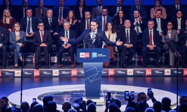 Abdixhiku με κατηγορίες των αντιπάλων εντός του κόμματος, ισχυρίζεται ότι επιχειρεί την πολιτική του εξάλειψη “”