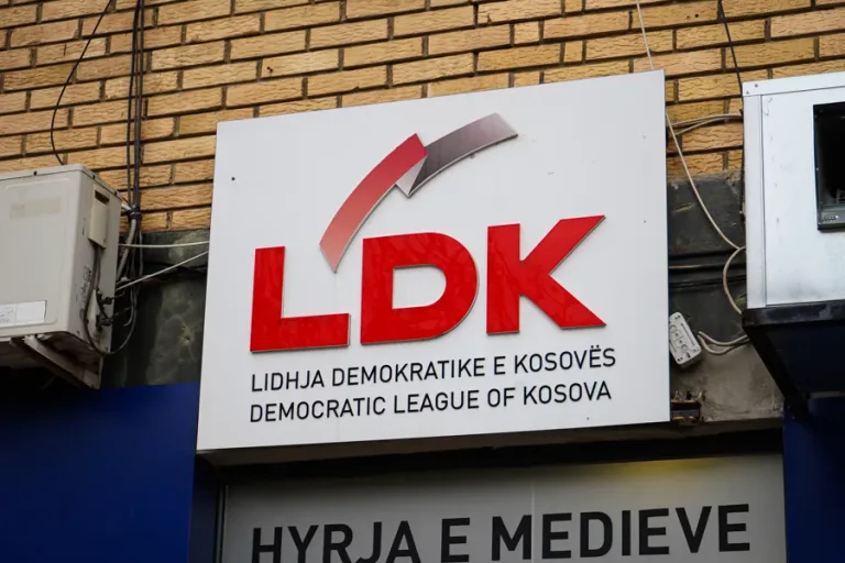 Podróż Obadiah z LDK do Headwurst, spotkanie trwa dwie godziny.