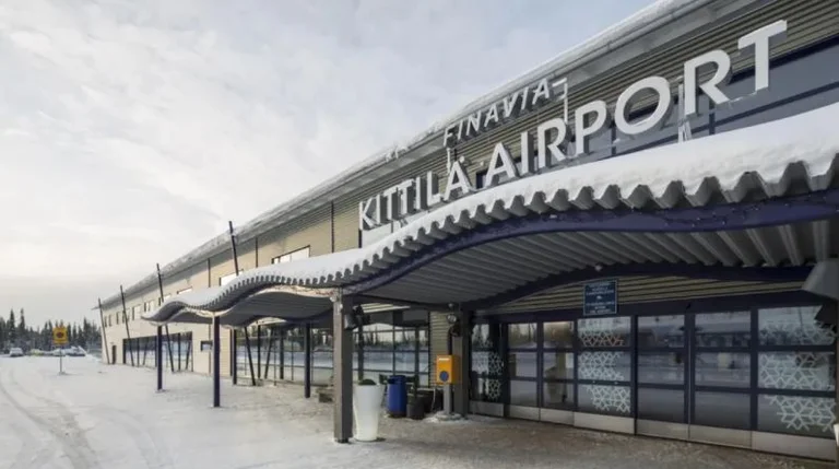 Χιλιάδες τουρίστες έχουν ξεμείνει στη Λαπωνία λόγω αναστολής των ψυχρών πτήσεων