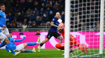 Spektakuł w “Giusepe Meazza” i dramat do końca: Odsetki i Neapol podzielić bez zwycięzców